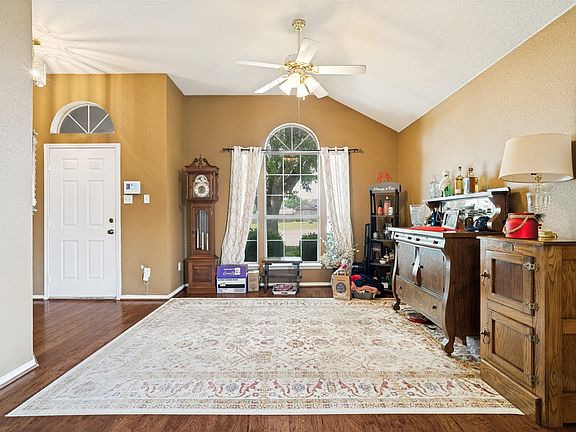 2nd image of 1005 Darren Dr