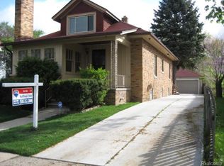 153 Crocker Blvd, Mount Clemens, MI 48043