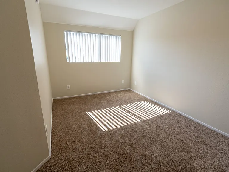 4444 Ensign Avenue — Photo 75