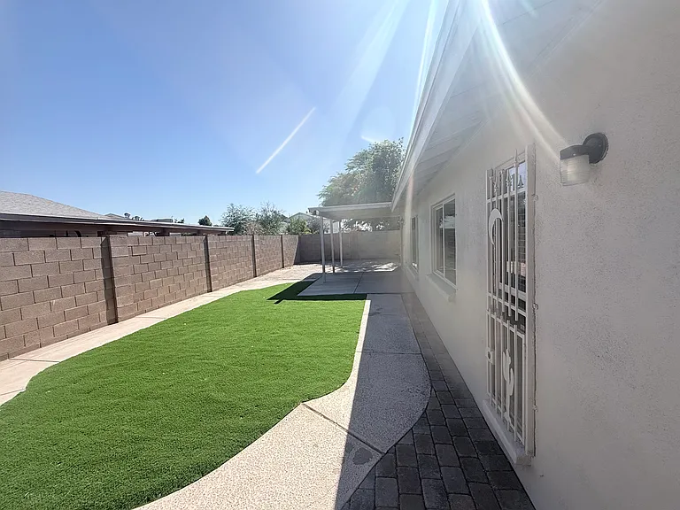 7137 W Colter St — Photo 31