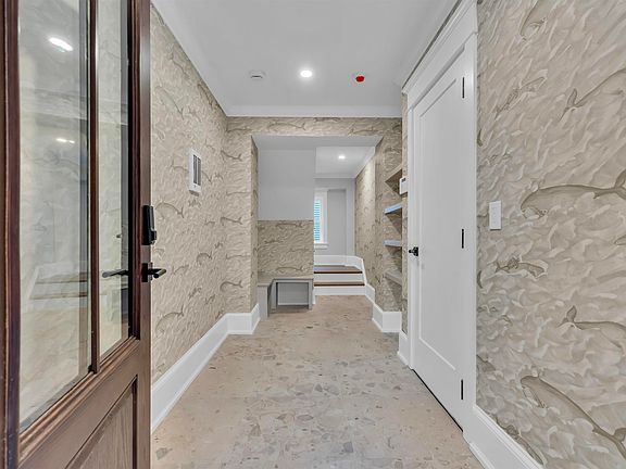 2nd image of 5129 West Ave #1