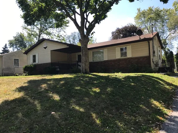 7110 Carolina St, Merrillville, IN 46410