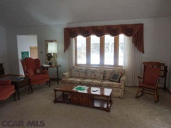 3rd image of 218 Canterbury Dr