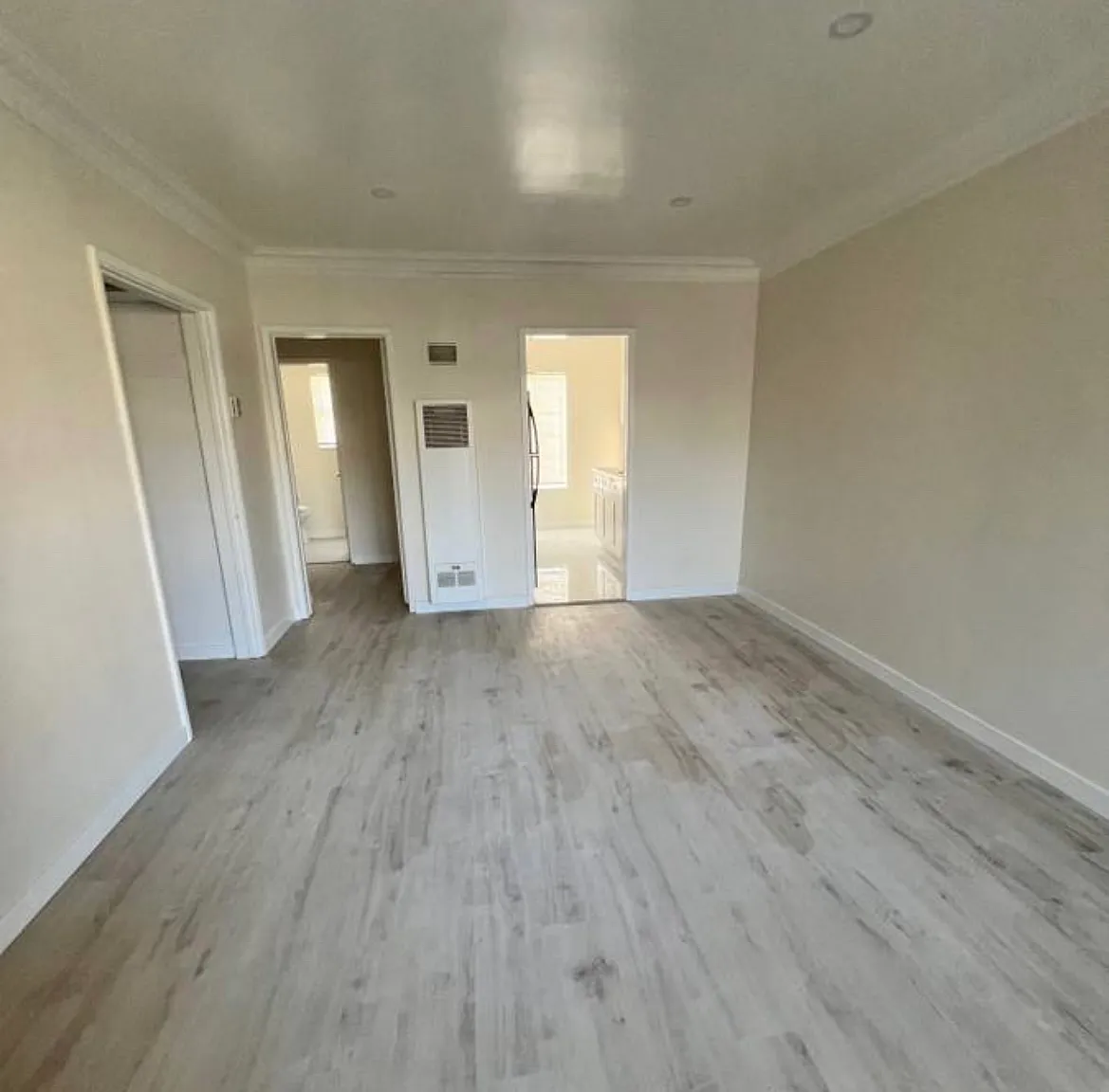 Studio, 550 sqft, $1,700 — Photo 3