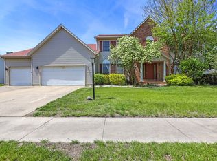 2203 Edgewater Pl, Champaign, IL 61822