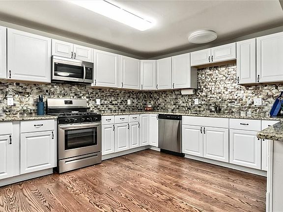4th image of 5505 Lamar Ave