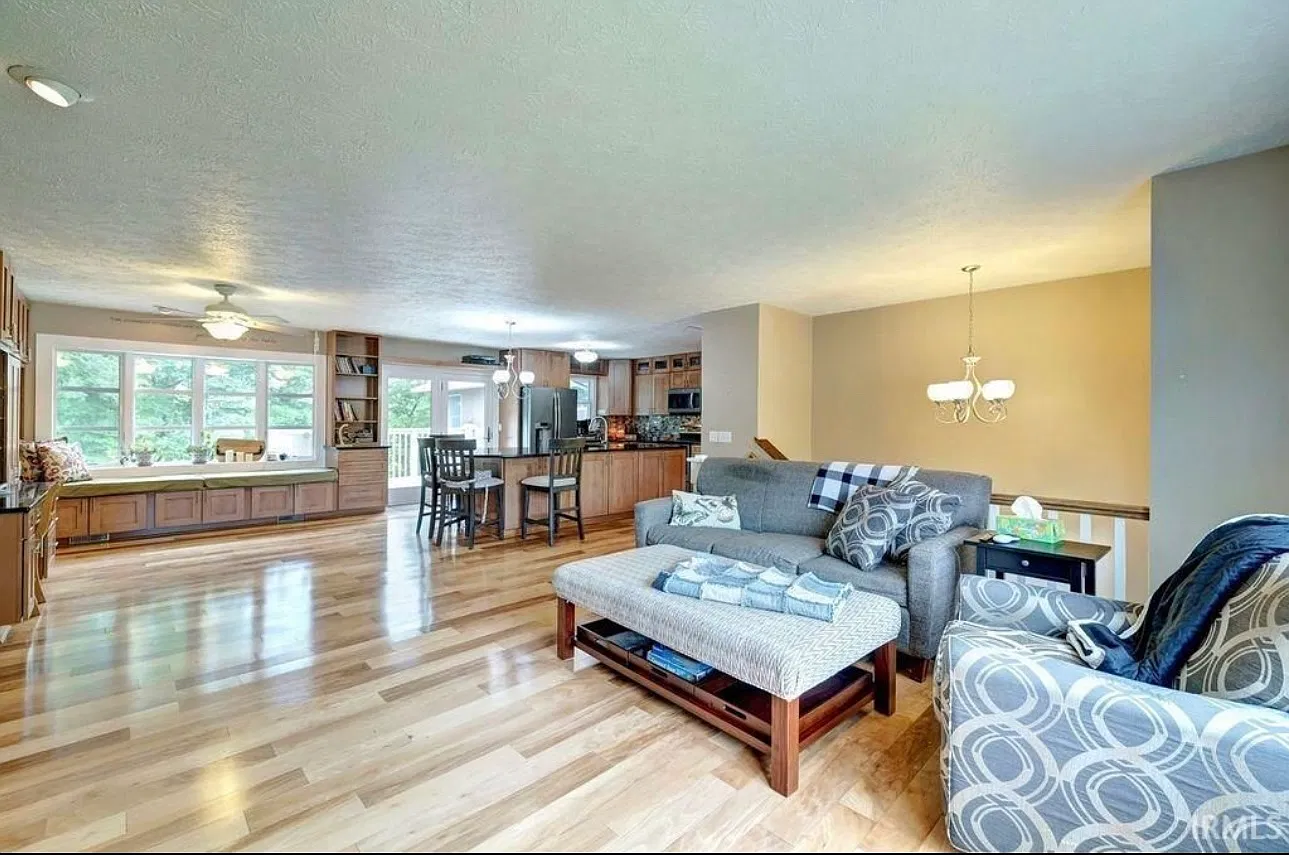 5 bed, 3512 sqft, $3,400 — Photo 4