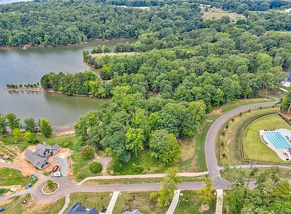 3rd image of 248 Seven Oaks Lndg #72