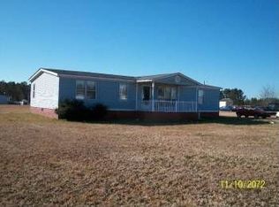 938 Brisson Rd, Saint Pauls, NC 28384