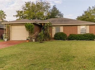 2513 Bexar Grass Ct, Bryan, TX 77802