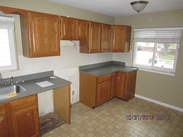 1st image of 22621 Lake Dr