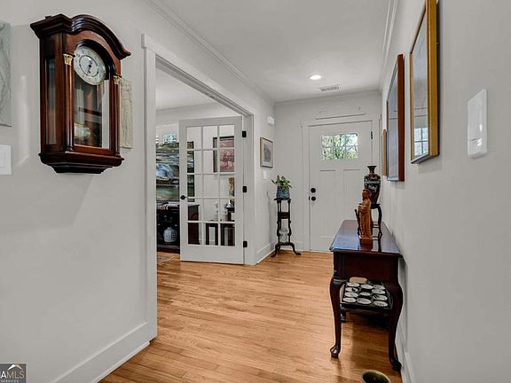 5th image of 2035 Beecher Rd SW