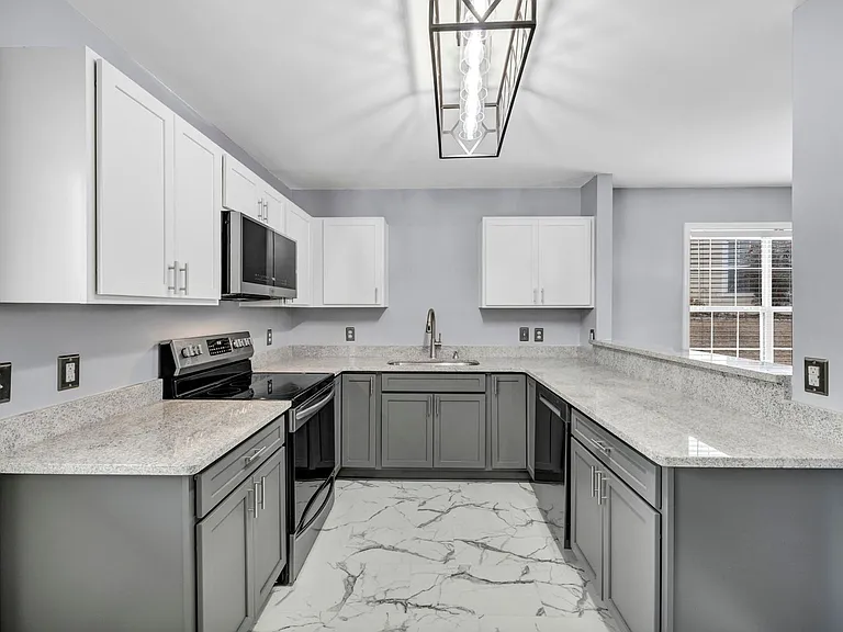 120 W Horn Ct — Photo 1