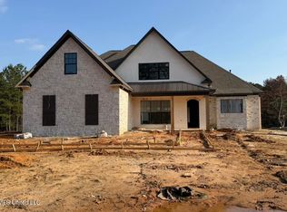 172 Leslie Dr, Flowood, MS 39232