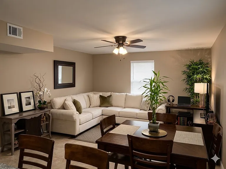 433 Pailet Ave — Photo 2