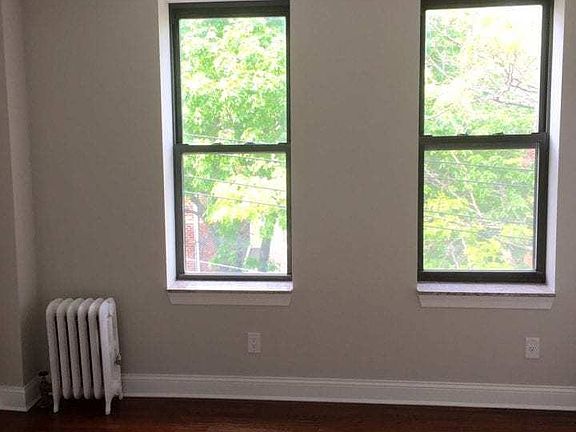 4th image of 4017 70th St APT 4A