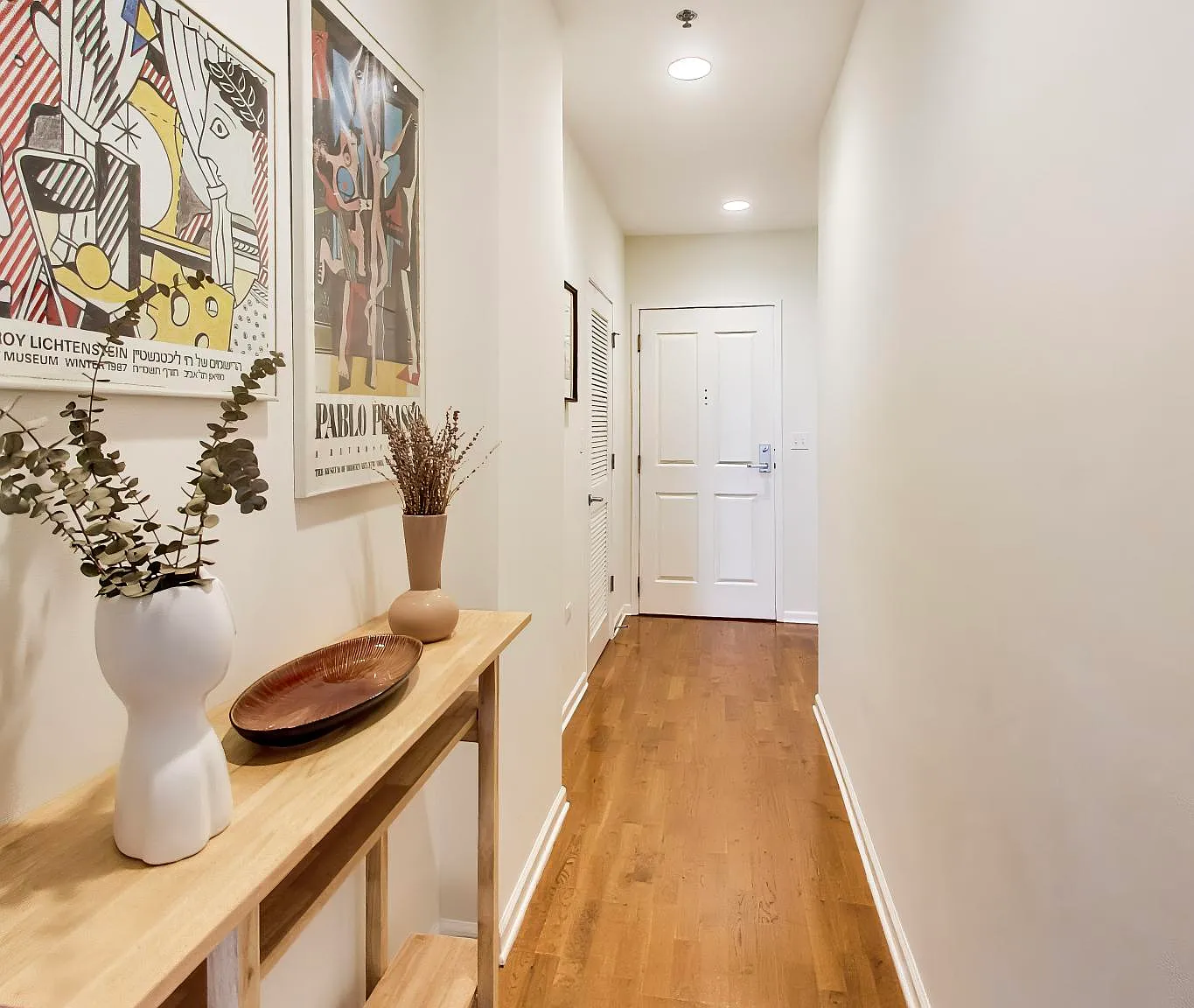 2 bed, 950 sqft, $3,500 — Photo 3