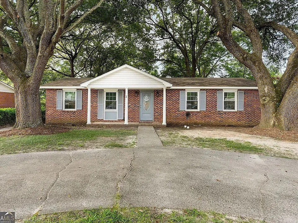 114 Karen Dr