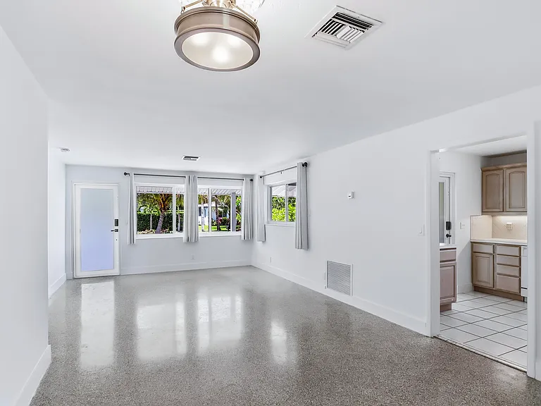 106 Auburn Dr — Photo 4