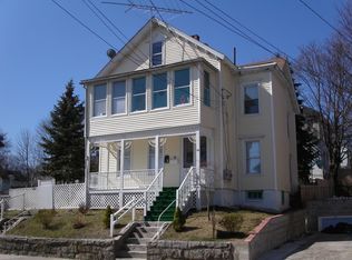 30 Spring St, New London, CT 06320