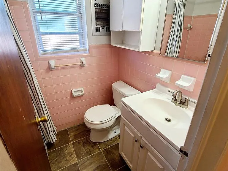 4916 Worth St #4 — Photo 7