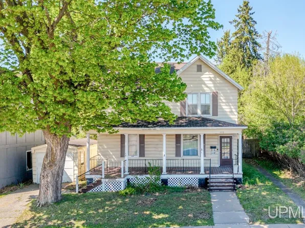 112 W Ludington St, Iron Mountain, MI 49801