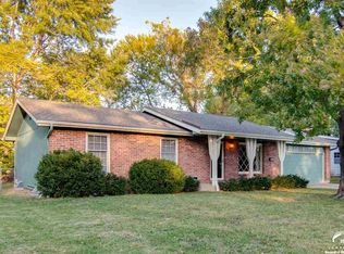 809 Randall Rd, Lawrence, KS 66049