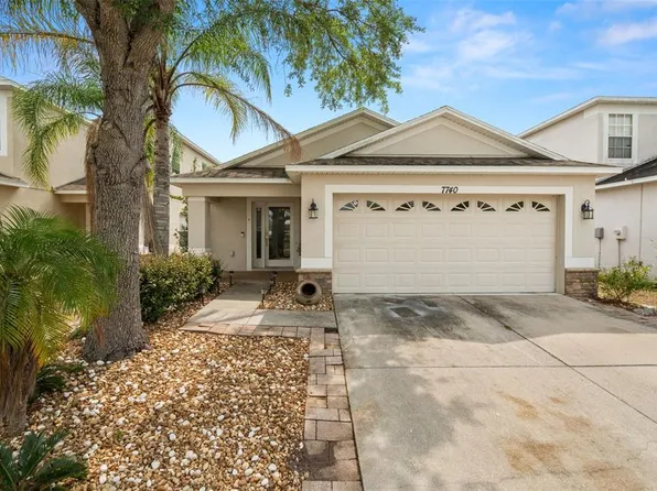 7740 Maroon Peak Dr, Ruskin, FL 33573