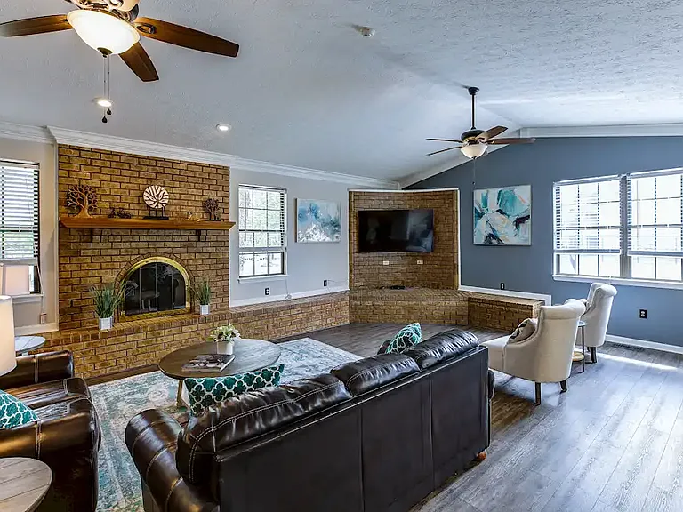 Georgetown Oaks Apartments — Photo 19