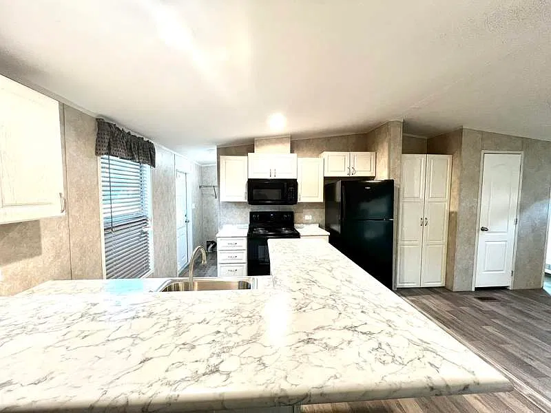 3 bed, 2.0 bath, $1,399 — Photo 4