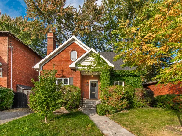 376 Oak Ave, Saint Lambert, QC J4P 2P8