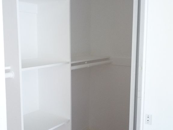5th image of 1542 Amherst Ave #Frontupper