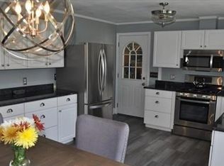 119 Maple Rd, Longmeadow, MA 01106