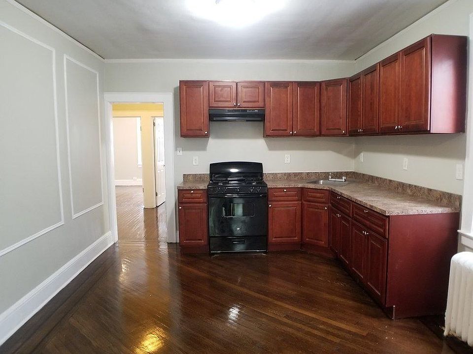 1st image of 92 Grand Ave #0