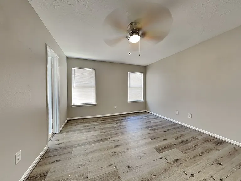 18109 Eganville Cir — Photo 8