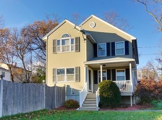 2 Country Ln, Billerica, MA 01821