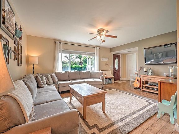 5th image of 1858 Harmony Dr