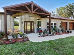 701 NW 176th St, Smithville, MO 64089