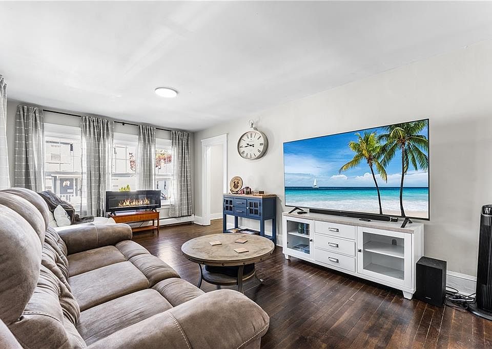 1st image of 9 Lookout Ave
