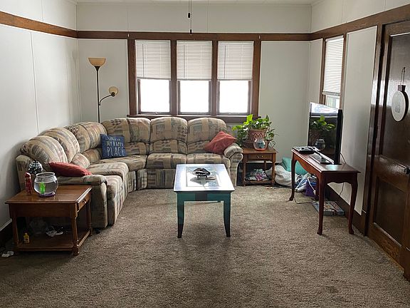 3rd image of 622 W Seerley Blvd