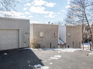 221 Highland Ave, Montclair, NJ