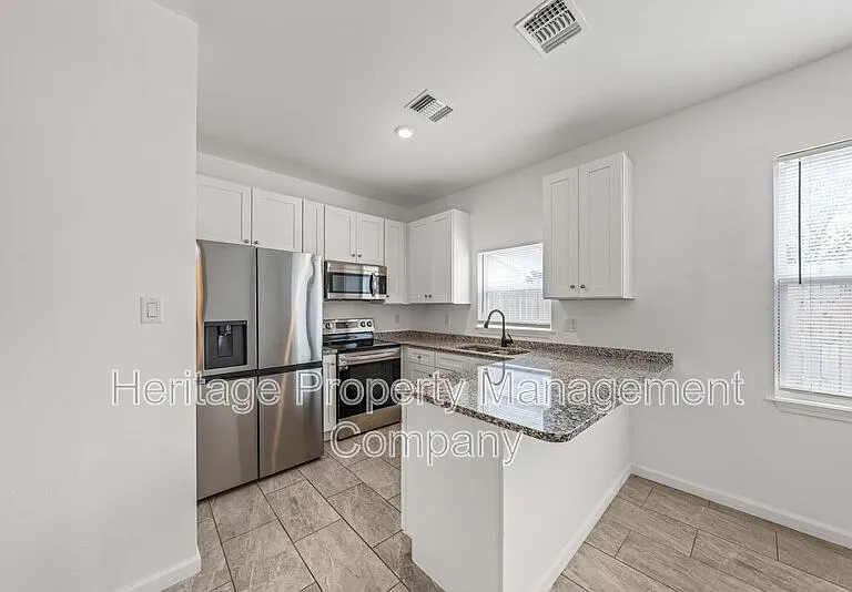 323 Gabriel #1-unit 201 — Photo 10