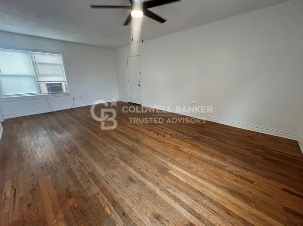 2405 16th St APT B, Lubbock, TX 79401