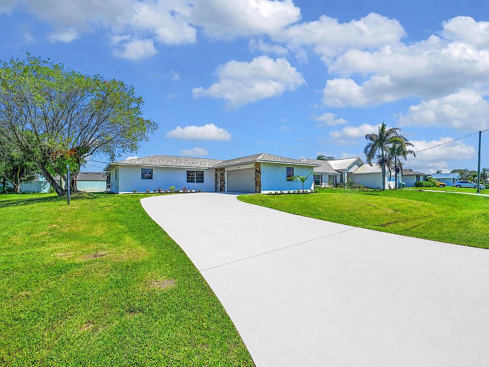 1st image of 794 SE Albatross Avenue