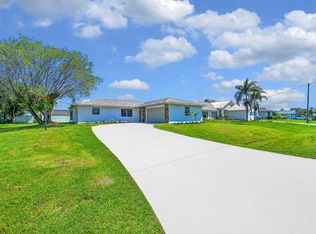 794 SE Albatross Ave, Port Saint Lucie, FL 34983