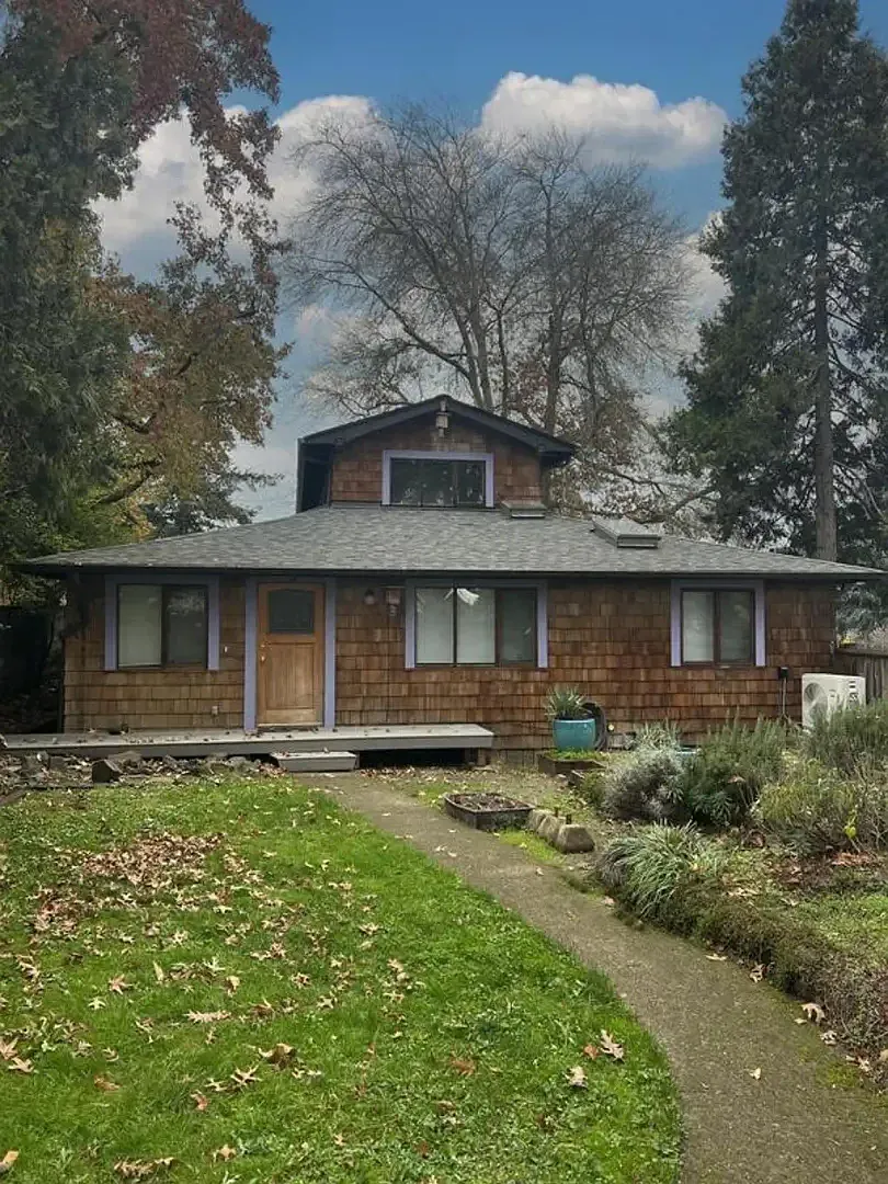 1810 Charnelton St — Photo 1