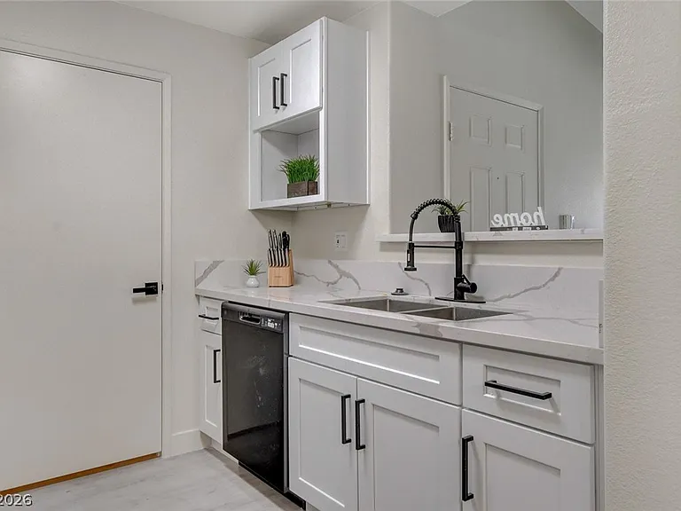 950 Seven Hills Dr #1422 — Photo 22
