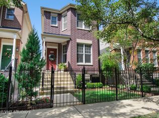 350 W Scott St, Chicago, IL 60610