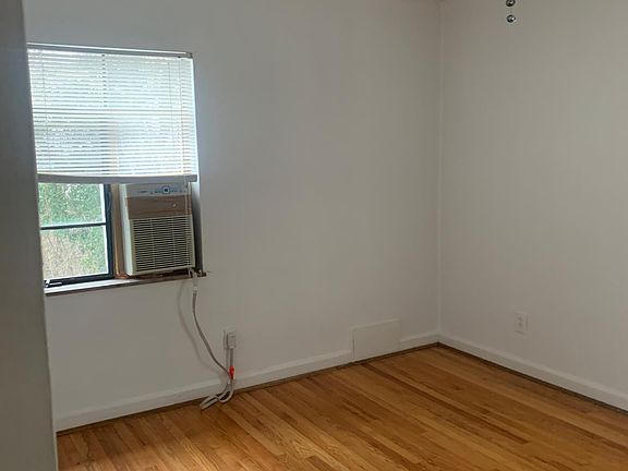 4th image of 3052 Portsmouth Ave APT 4