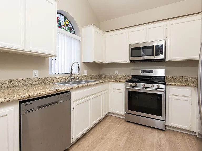 7120 Ramsgate Ave #201 — Photo 4